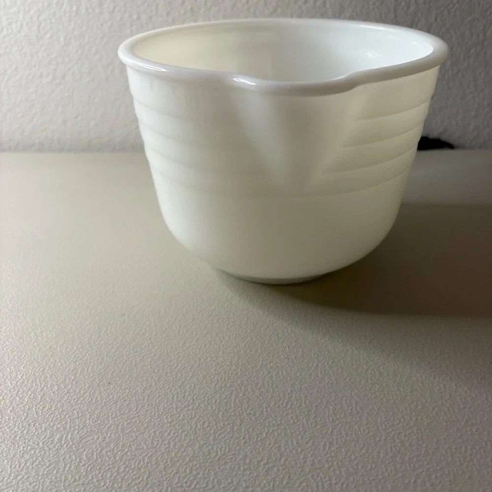 VTG Pyrex General Mills Milk Glass Mixing Bowl Wht Ribbed Pour Spout Made inUSA